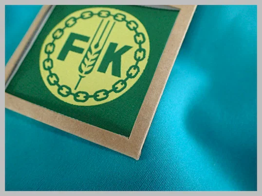 300 x 300mm Custom Clothing Patches Woven Label With Hanger Loop For Outdoor Garment