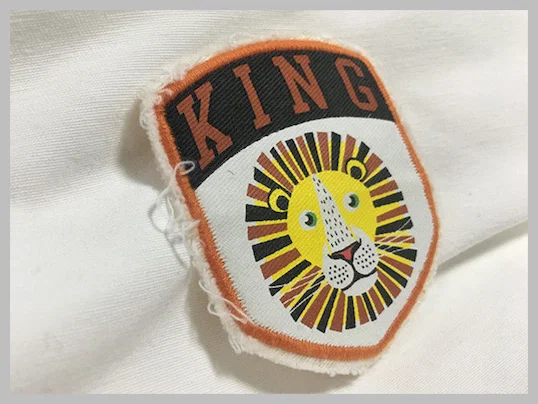 Merrow Border Custom Stitched Patches , Clothing Iron On Embroidered Patches For T Shirts